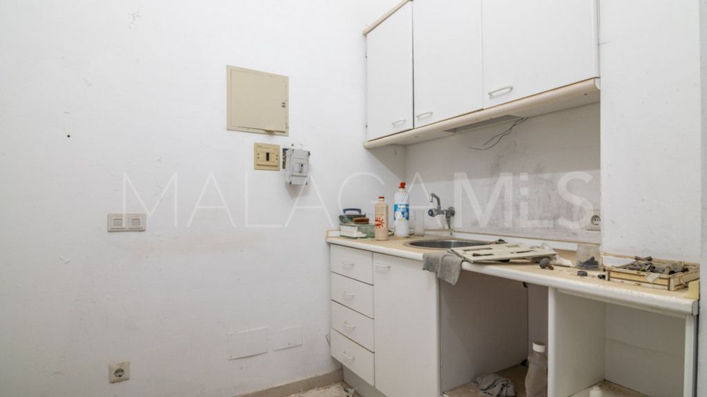 Building for sale in Cancelada