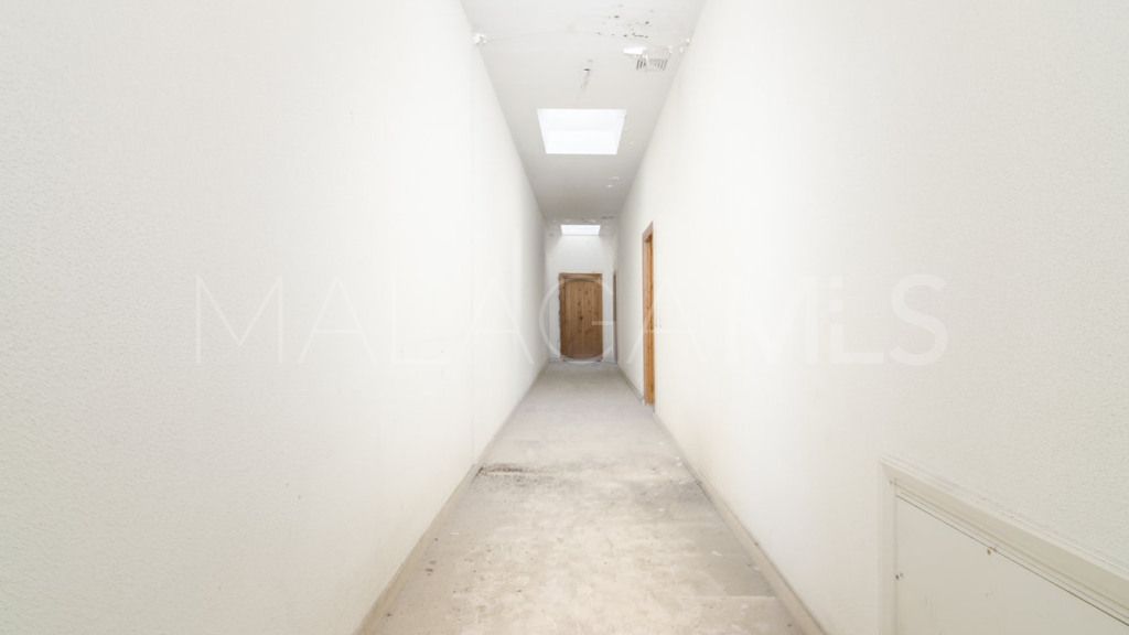 Building for sale in Cancelada