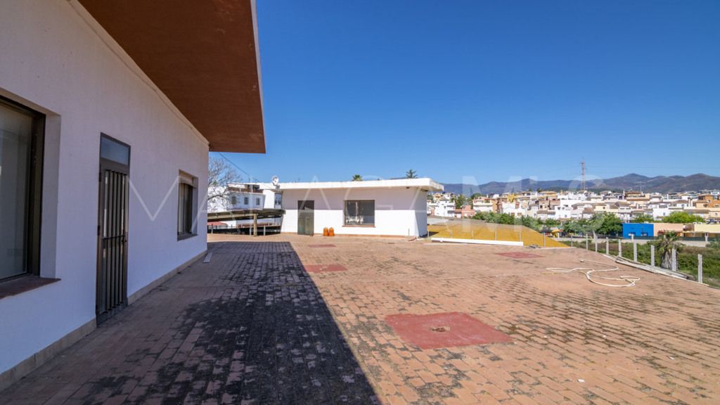 Building for sale in Cancelada
