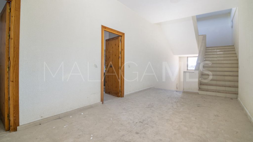 Building for sale in Cancelada