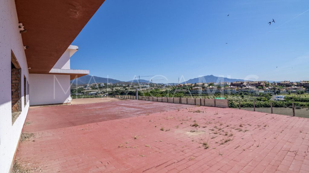 Building for sale in Cancelada