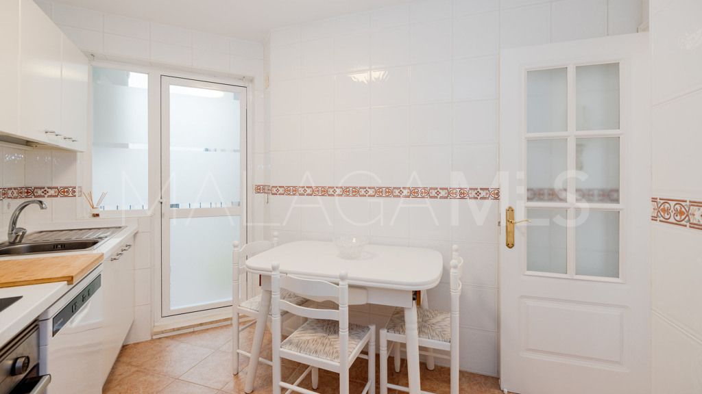 Lägenhet for sale in Estepona Puerto