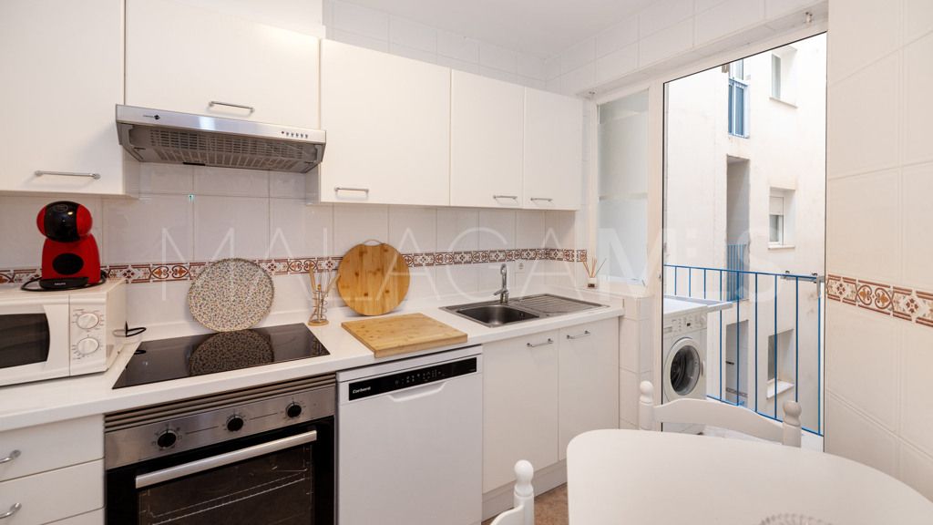 Lägenhet for sale in Estepona Puerto