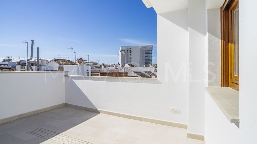 Chalet for sale in Estepona