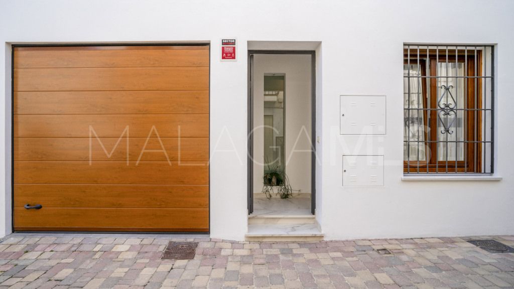 Chalet for sale in Estepona