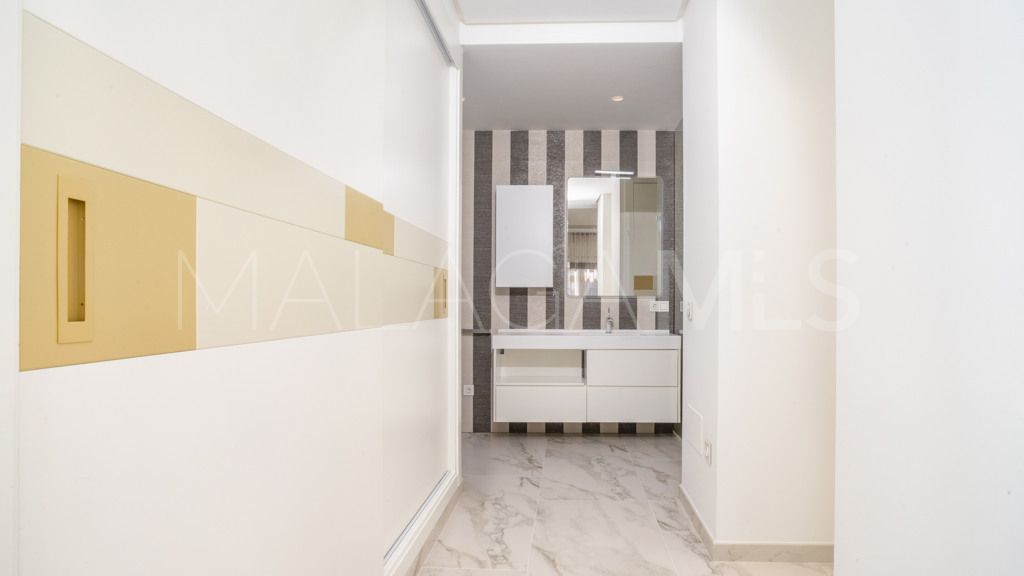 Chalet for sale in Estepona