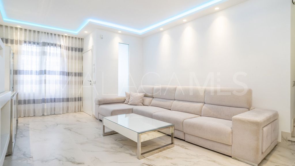 Chalet for sale in Estepona