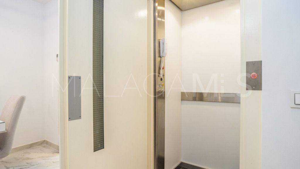 Chalet for sale in Estepona