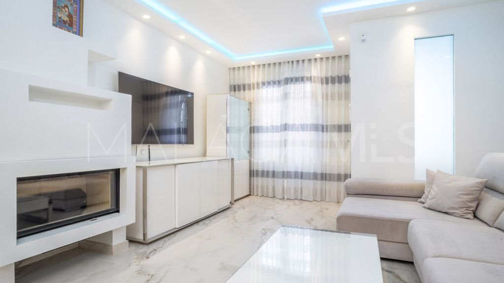 Chalet for sale in Estepona