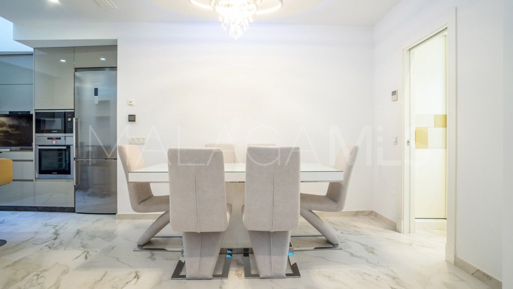 Chalet for sale in Estepona