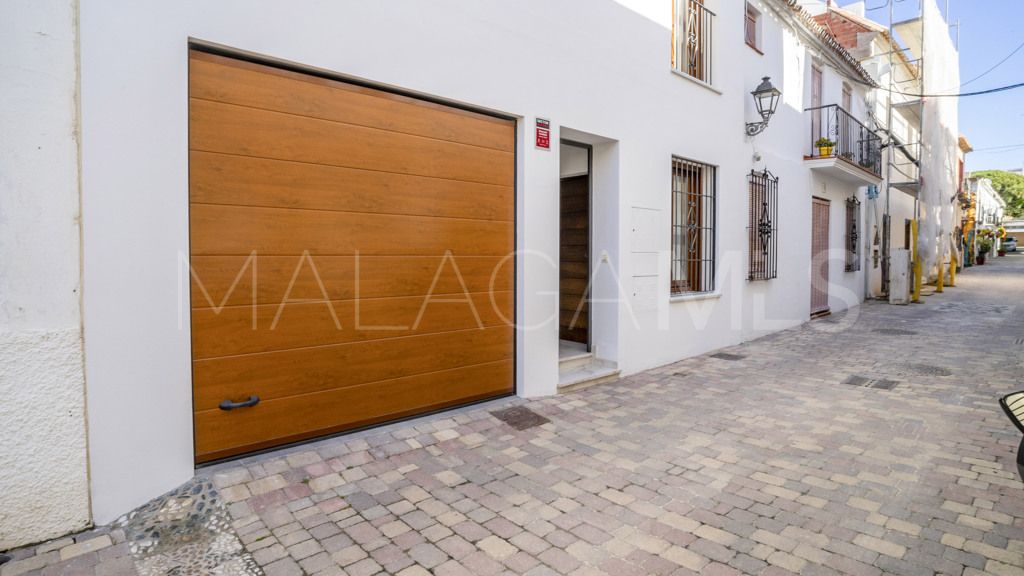 Chalet for sale in Estepona