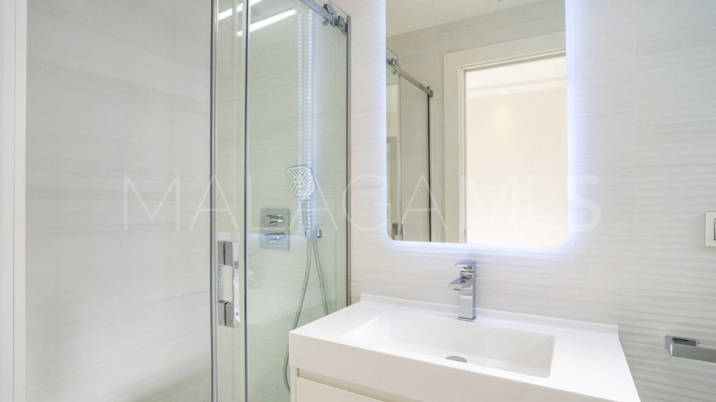 Chalet for sale in Estepona