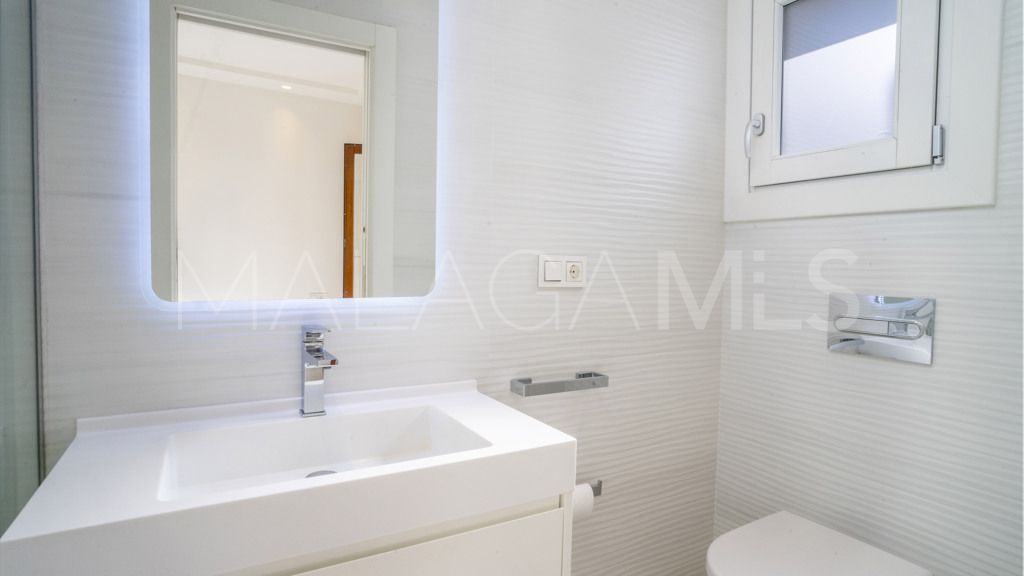 Chalet for sale in Estepona