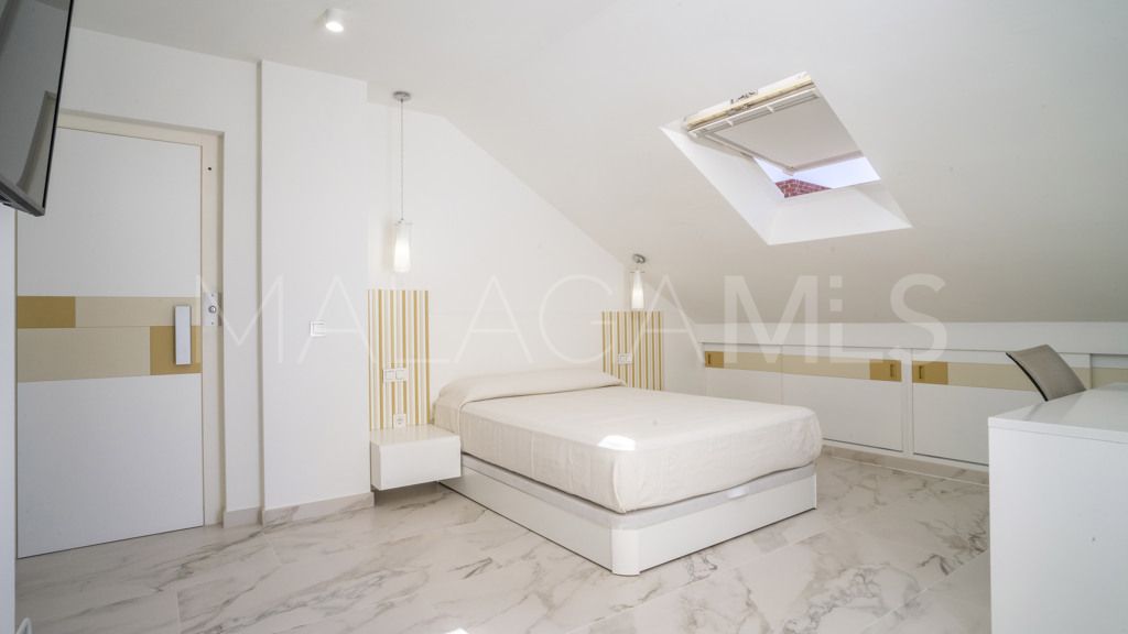 Chalet for sale in Estepona