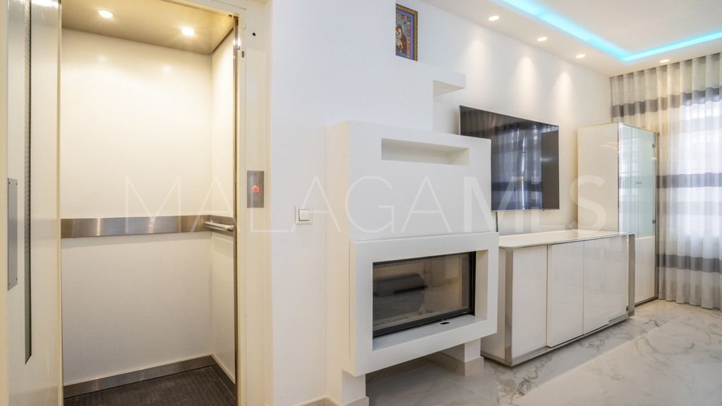 Chalet for sale in Estepona