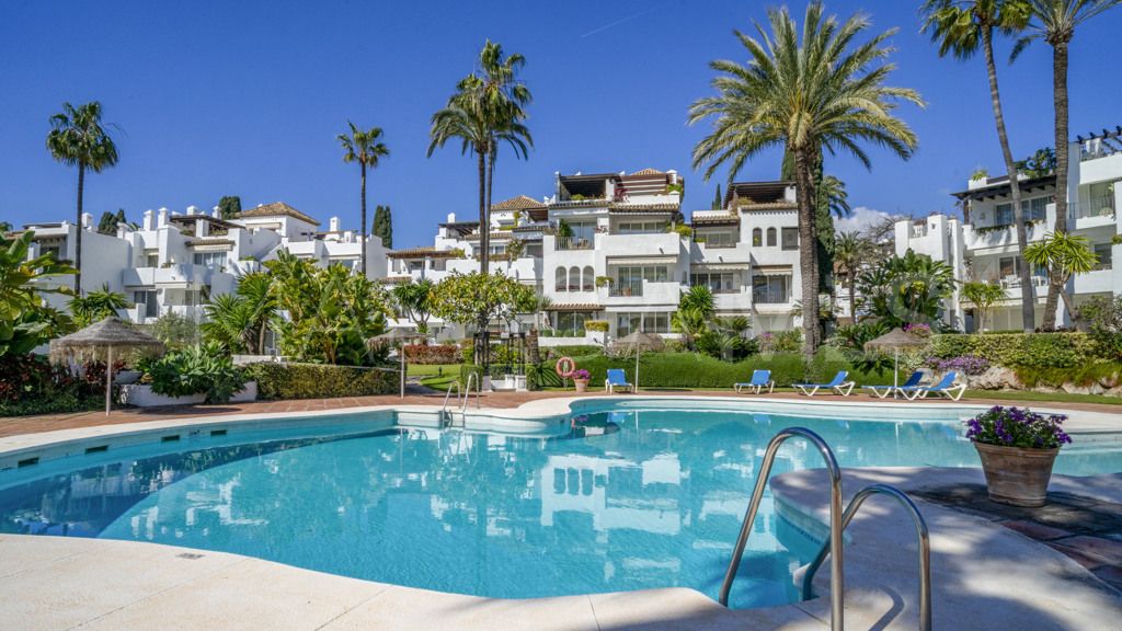 Lägenhet for sale in Alcazaba Beach