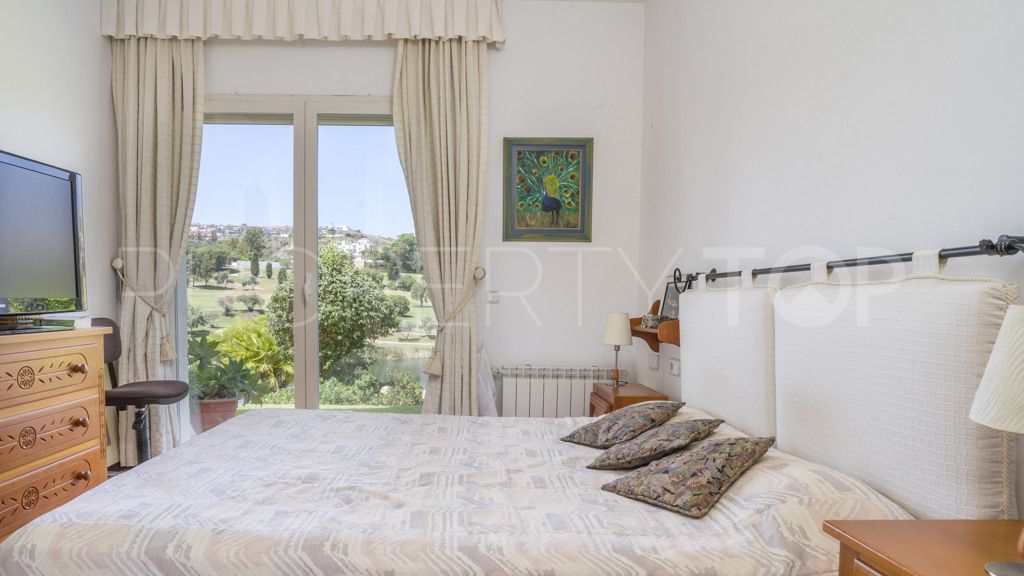 For sale 5 bedrooms chalet in Benahavis