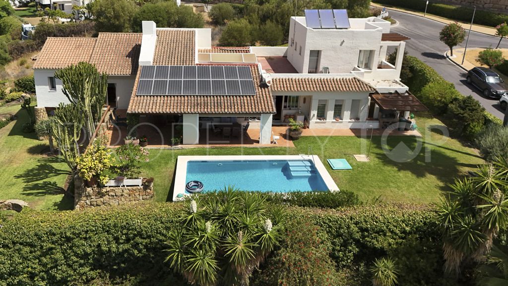 For sale 5 bedrooms chalet in Benahavis