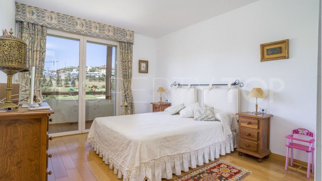 For sale 5 bedrooms chalet in Benahavis