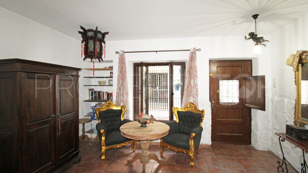 Estepona, chalet a la venta de 6 dormitorios