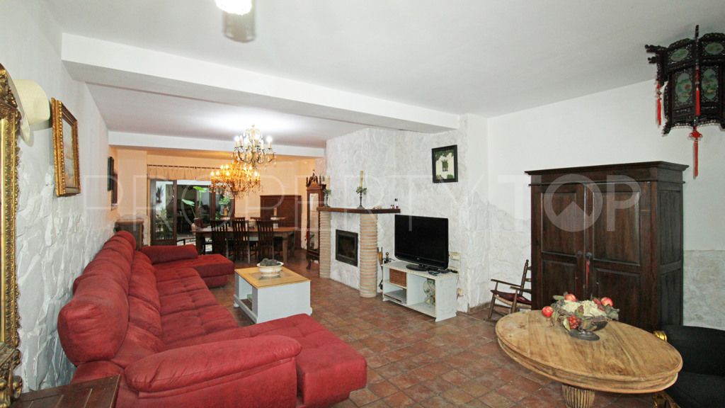 Chalet with 6 bedrooms for sale in Estepona