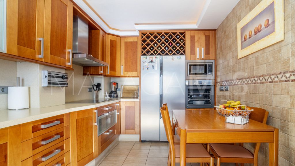 4 bedrooms apartment in Estepona Puerto for sale