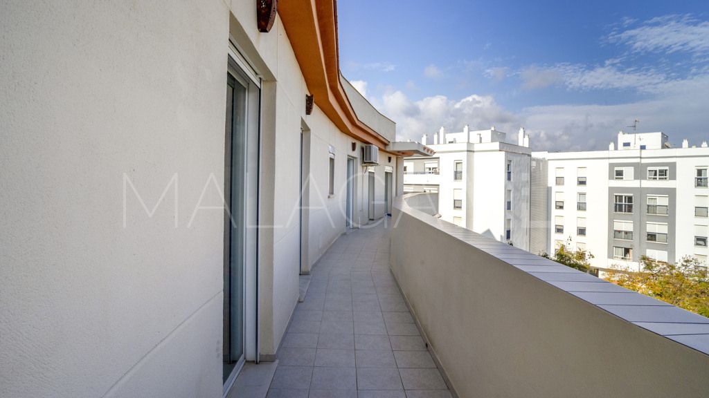 4 bedrooms apartment in Estepona Puerto for sale