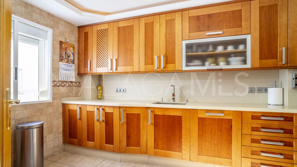4 bedrooms apartment in Estepona Puerto for sale
