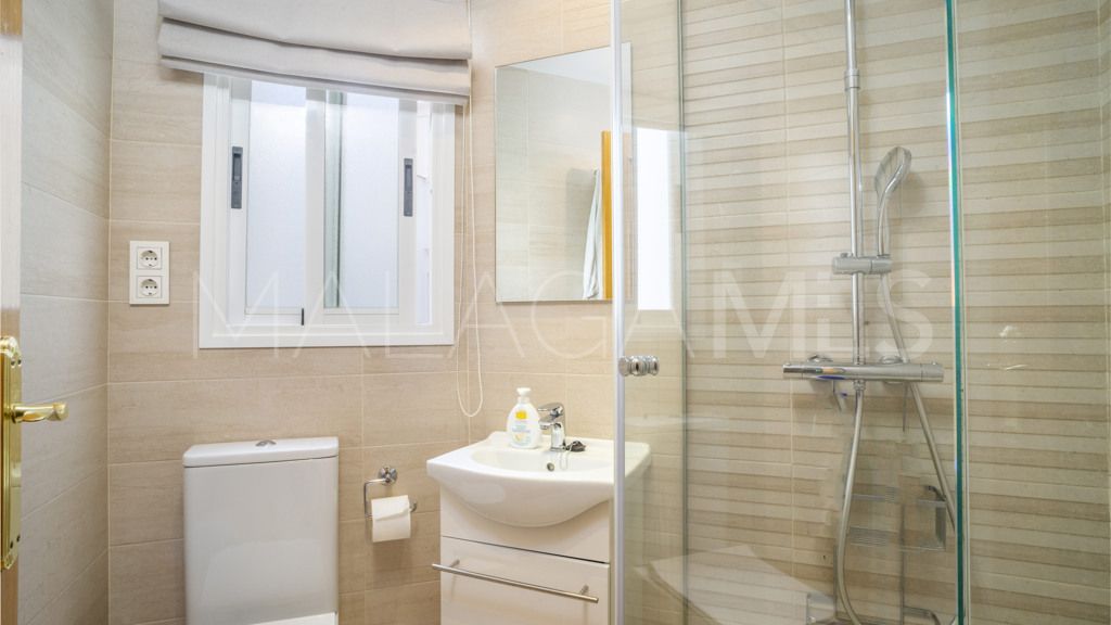 4 bedrooms apartment in Estepona Puerto for sale