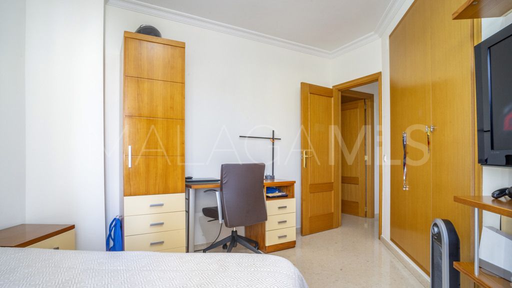 4 bedrooms apartment in Estepona Puerto for sale
