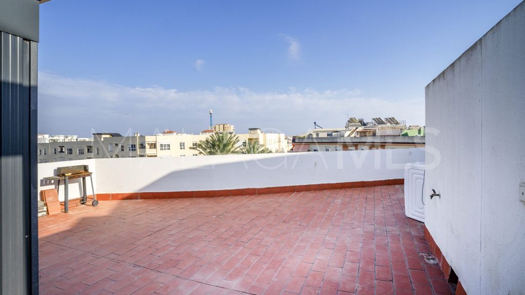 4 bedrooms apartment in Estepona Puerto for sale