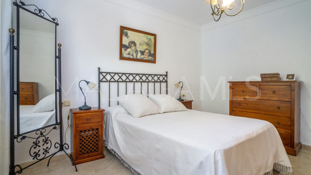 Chalet for sale in Estepona