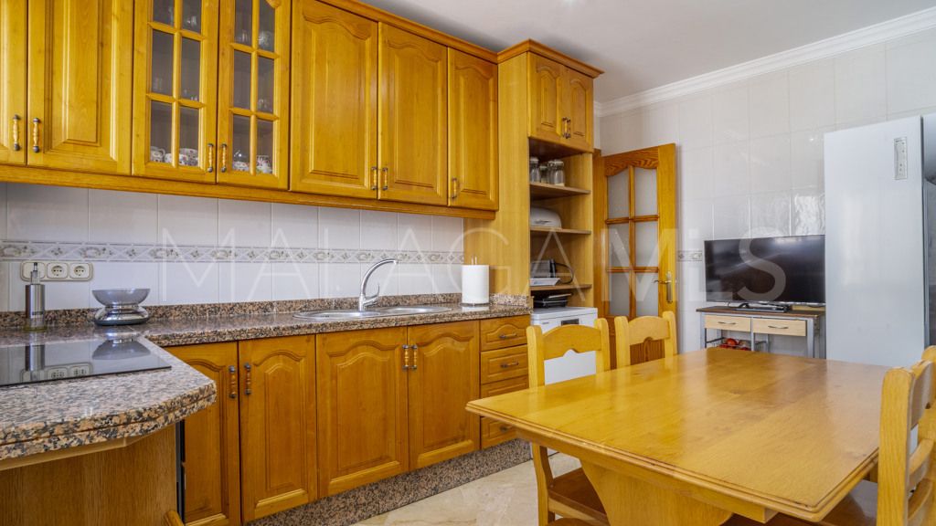 Chalet for sale in Estepona