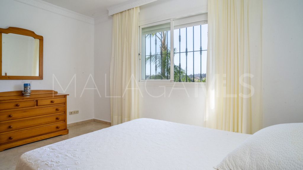 Chalet for sale in Estepona