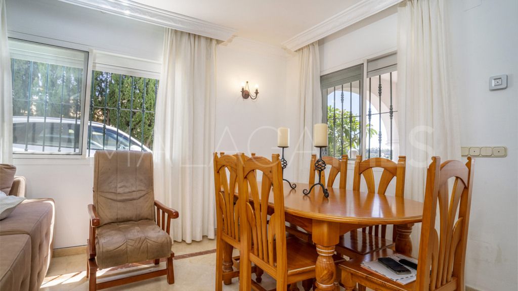 Chalet for sale in Estepona