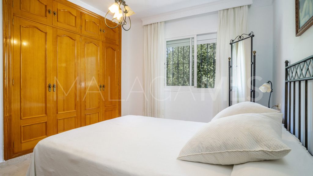 Chalet for sale in Estepona