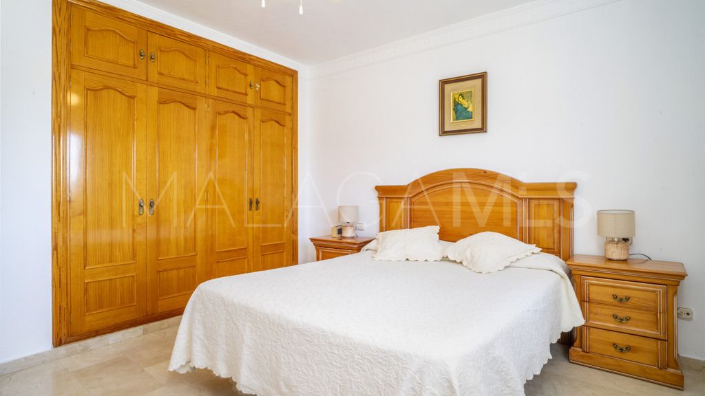 Chalet for sale in Estepona