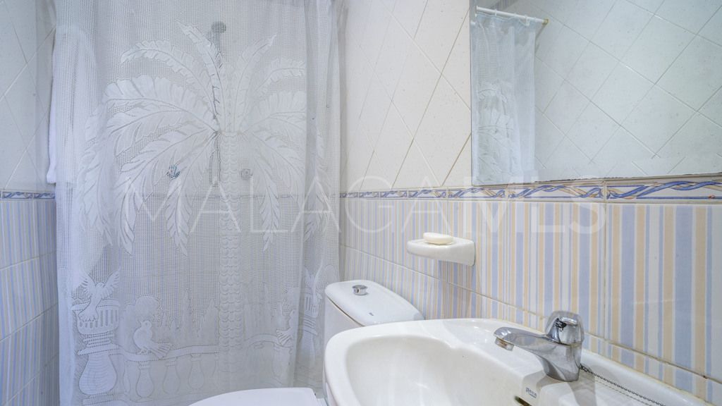 Chalet for sale in Estepona