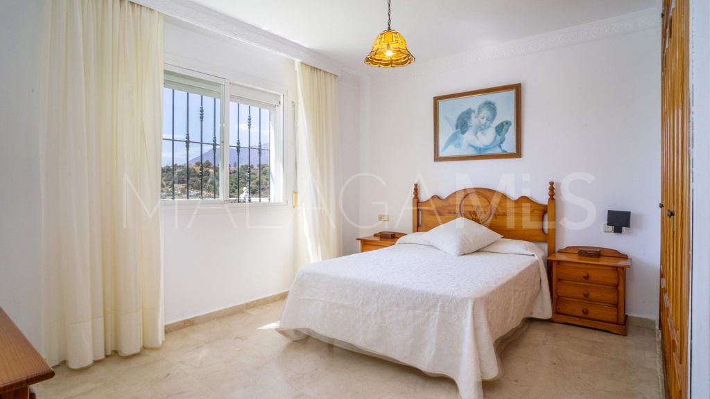 Chalet for sale in Estepona
