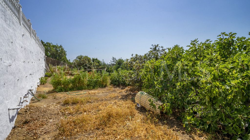 Chalet for sale in Estepona
