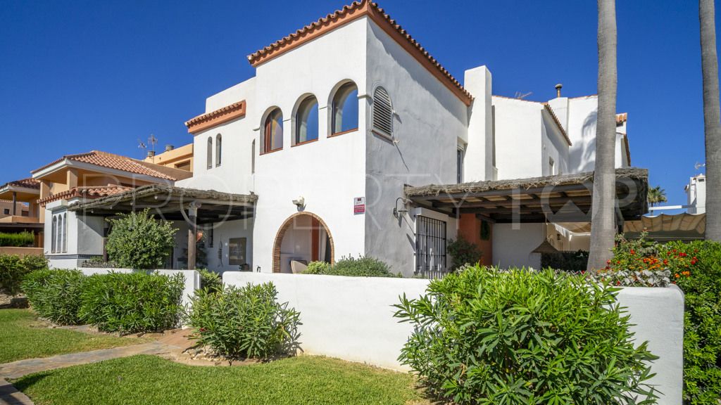 For sale 3 bedrooms chalet in Casares Playa