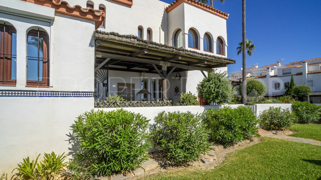 Chalet en venta de 3 dormitorios en Casares Playa