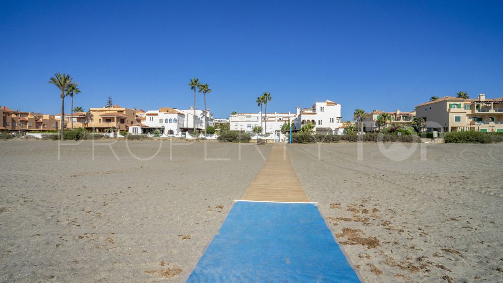 For sale 3 bedrooms chalet in Casares Playa