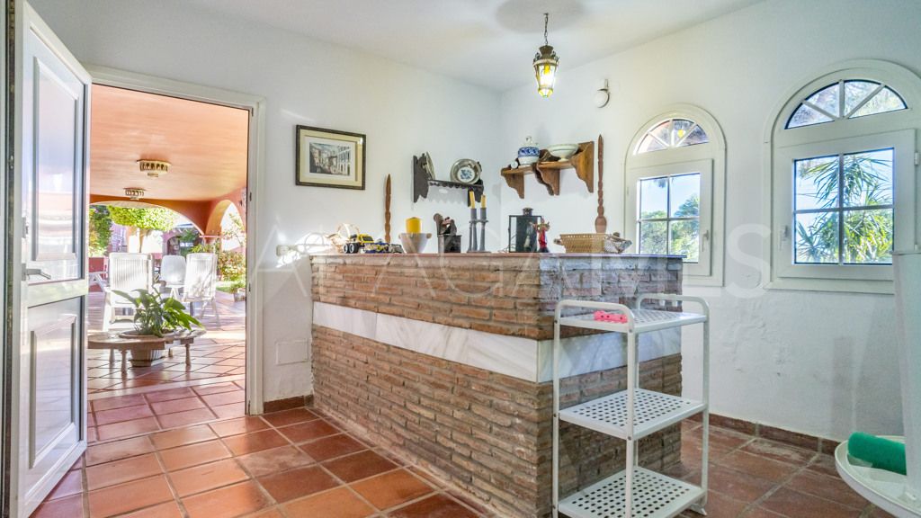 Chalet for sale in Estepona Puerto