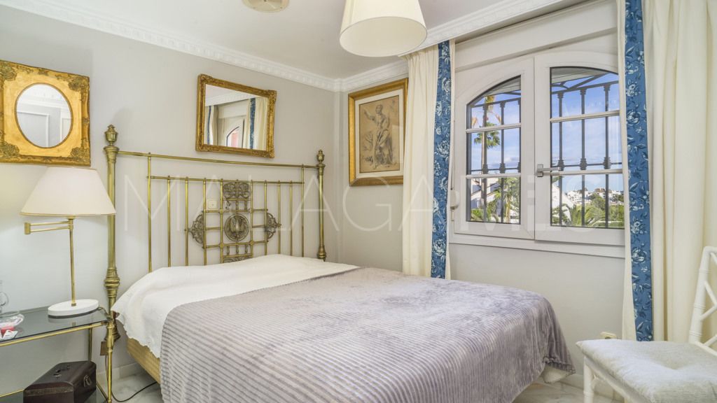 Chalet for sale in Estepona Puerto