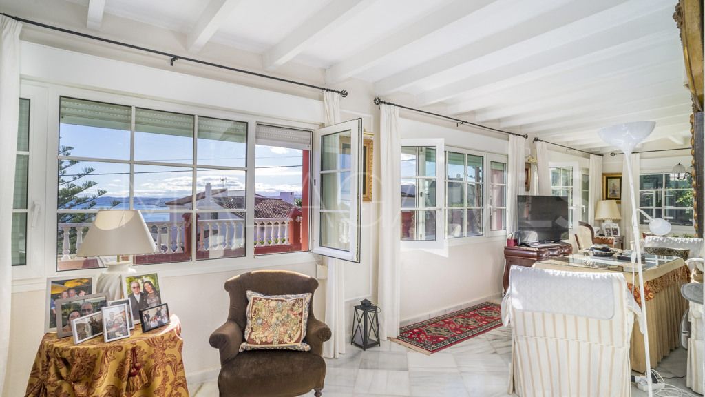 Chalet for sale in Estepona Puerto