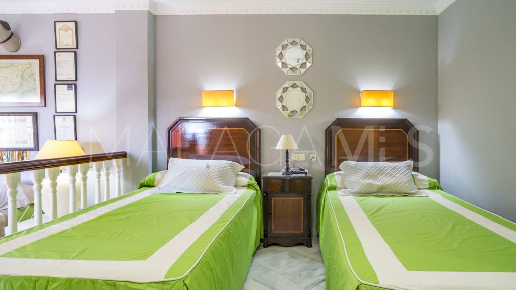 Chalet for sale in Estepona Puerto