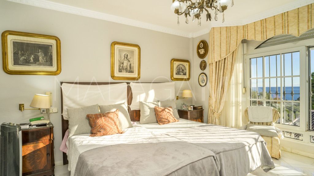 Chalet for sale in Estepona Puerto