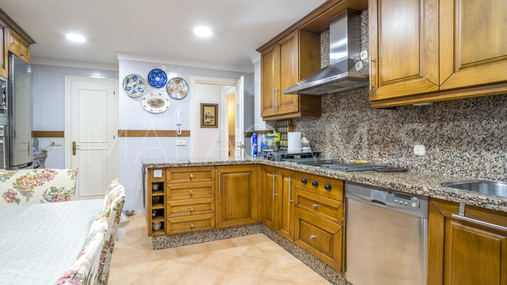 Chalet for sale in Estepona Puerto