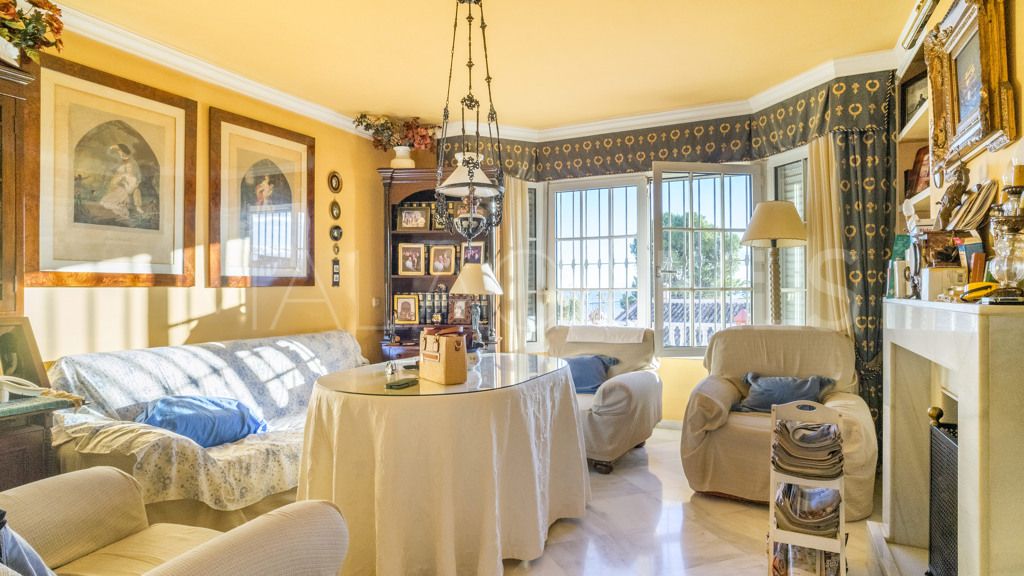 Chalet for sale in Estepona Puerto